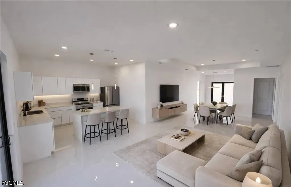 2102 NW 25th Place Cape Coral FL 33993