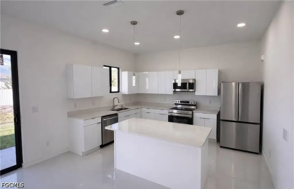 2102 NW 25th Place Cape Coral FL 33993