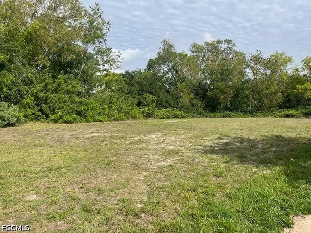 201 SE 2nd Street Cape Coral FL 33990