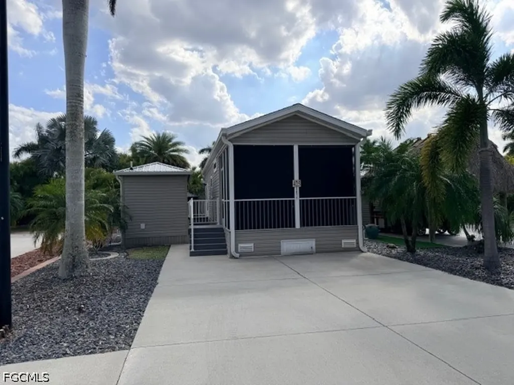 5471 Cypress Trail Resort Circle Fort Myers FL 33905
