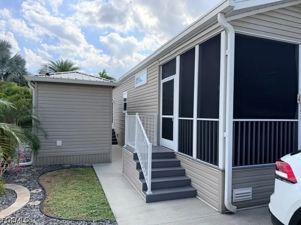 5471 Cypress Trail Resort Circle Fort Myers FL 33905