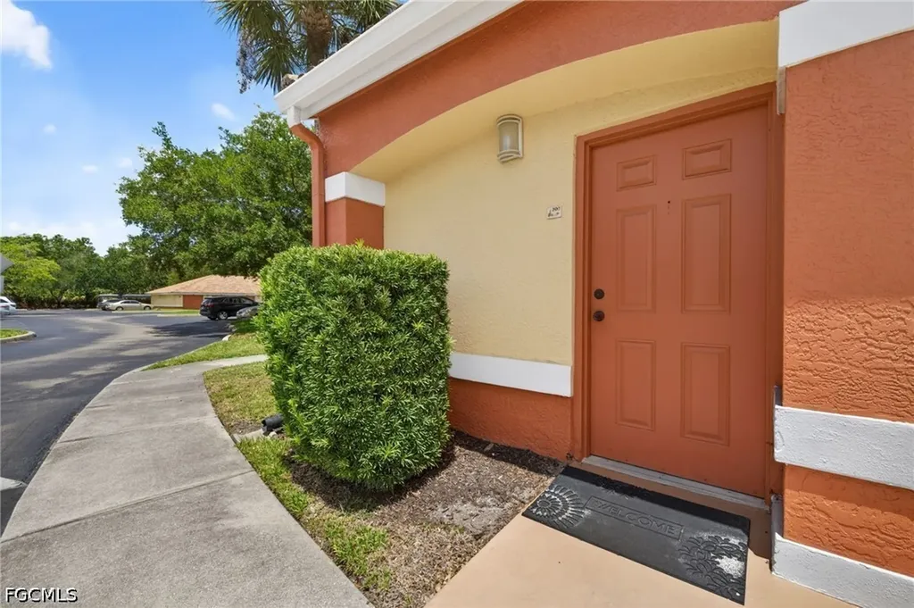 6361 Aragon Way Fort Myers FL 33966