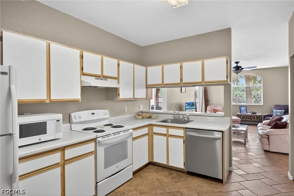 6361 Aragon Way Fort Myers FL 33966