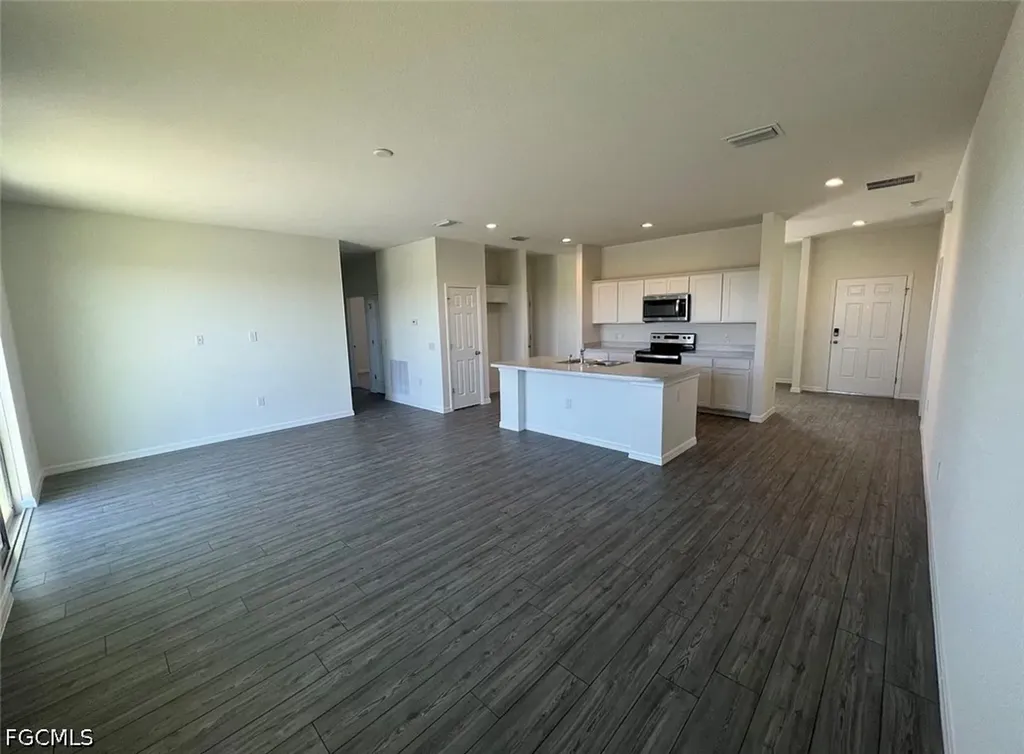916 NW 3rd Avenue Cape Coral FL 33993