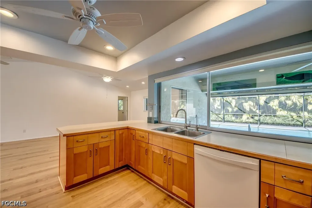 1419 SE 39th Terrace Cape Coral FL 33904