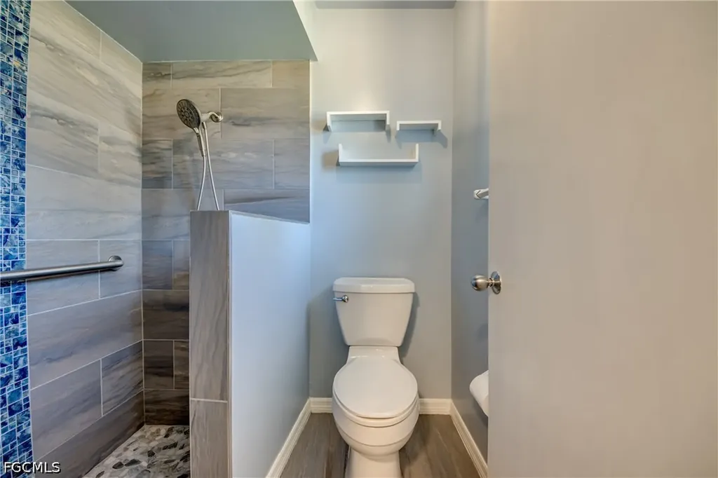 1419 SE 39th Terrace Cape Coral FL 33904