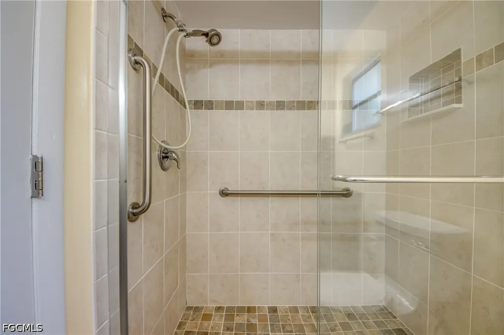 1419 SE 39th Terrace Cape Coral FL 33904