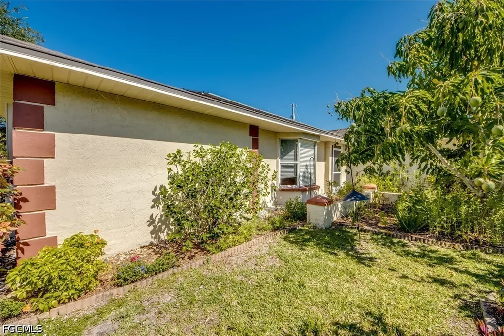 1419 SE 39th Terrace Cape Coral FL 33904