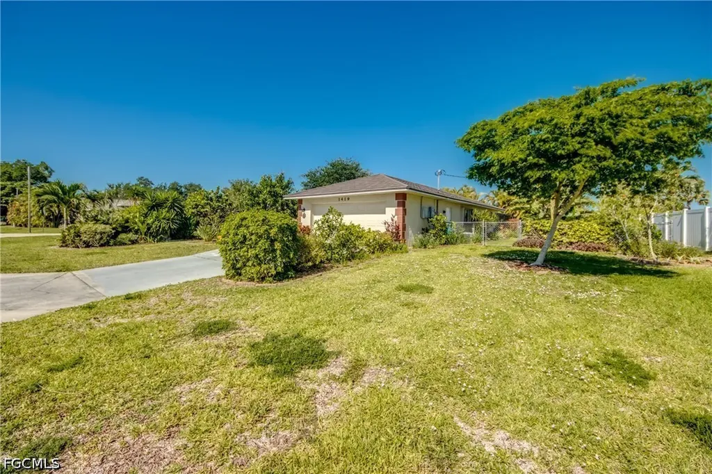1419 SE 39th Terrace Cape Coral FL 33904