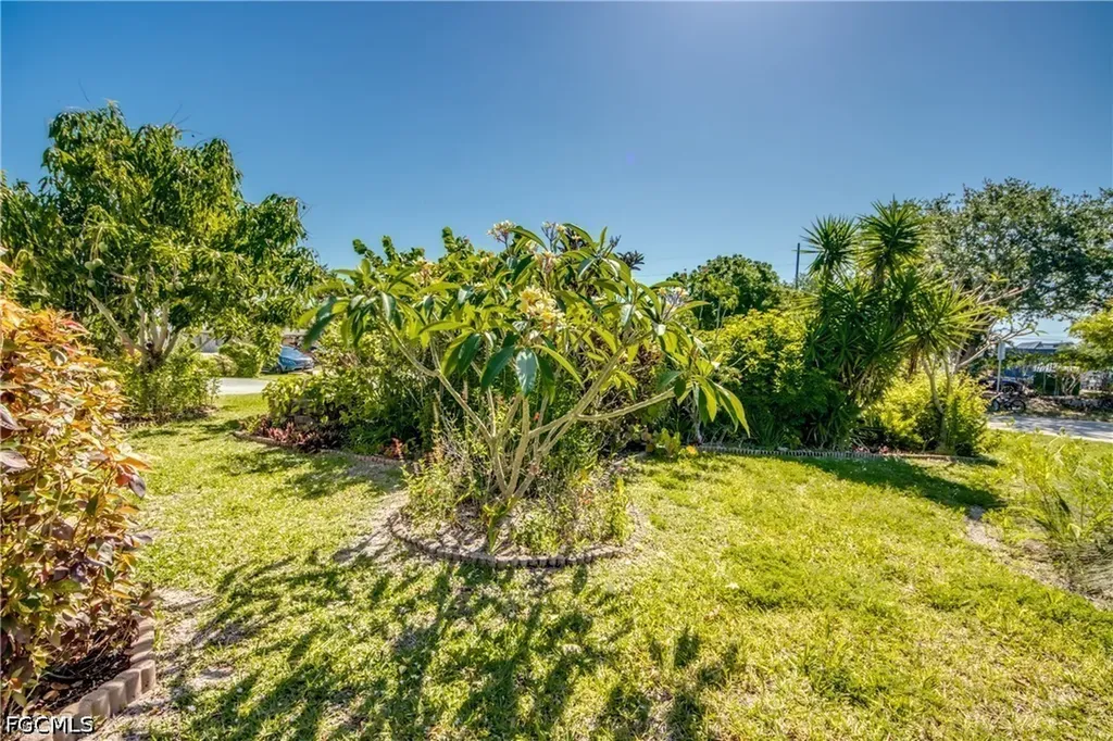1419 SE 39th Terrace Cape Coral FL 33904