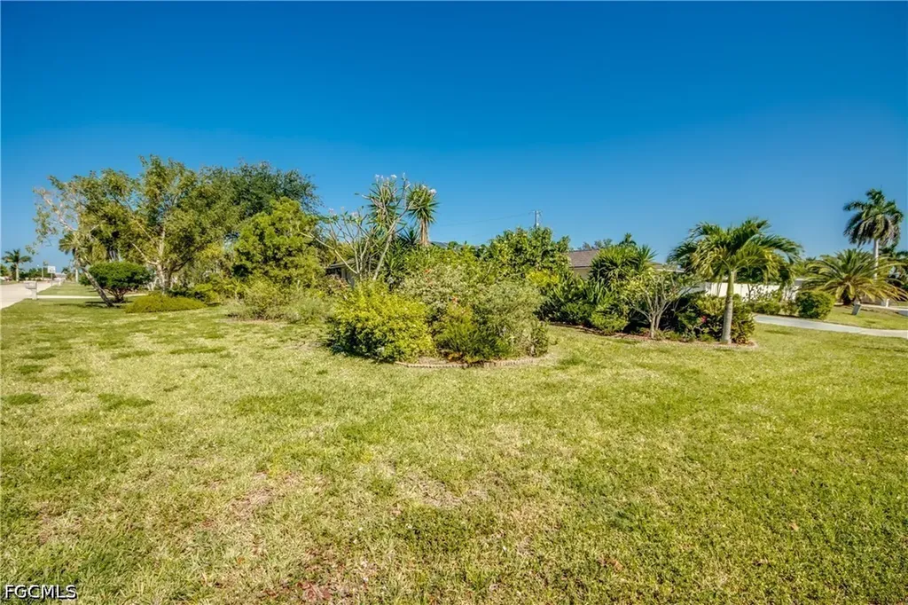 1419 SE 39th Terrace Cape Coral FL 33904
