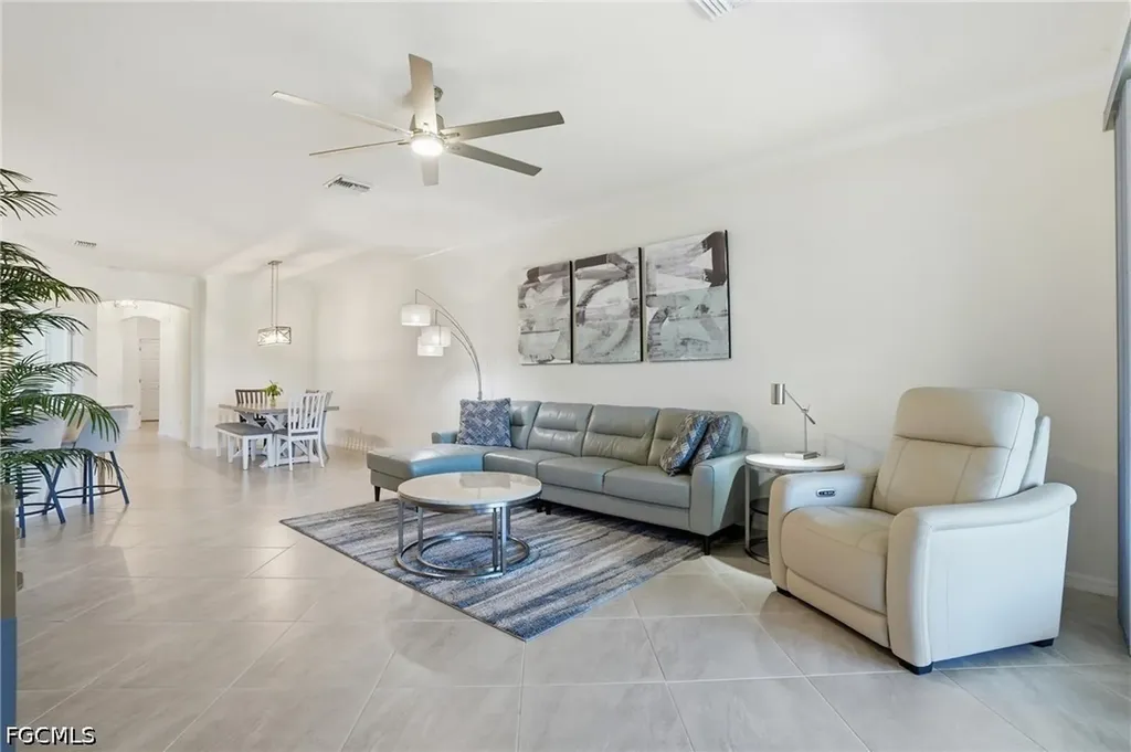 1815 Alameda Drive Naples FL 34120