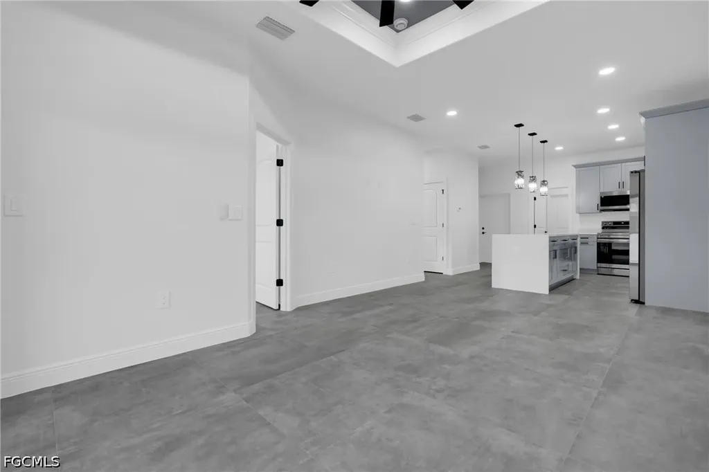 2625/2627 Sunniland Boulevard Lehigh Acres FL 33971