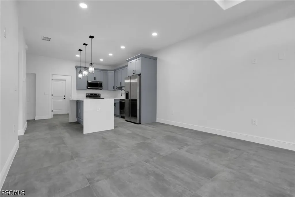 2625/2627 Sunniland Boulevard Lehigh Acres FL 33971