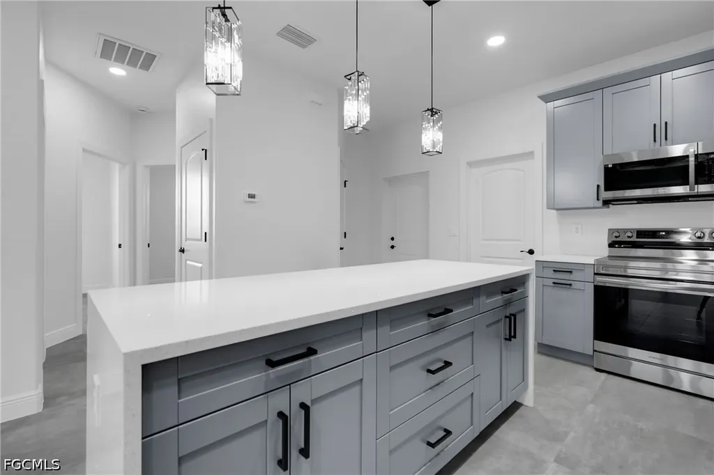 2625/2627 Sunniland Boulevard Lehigh Acres FL 33971
