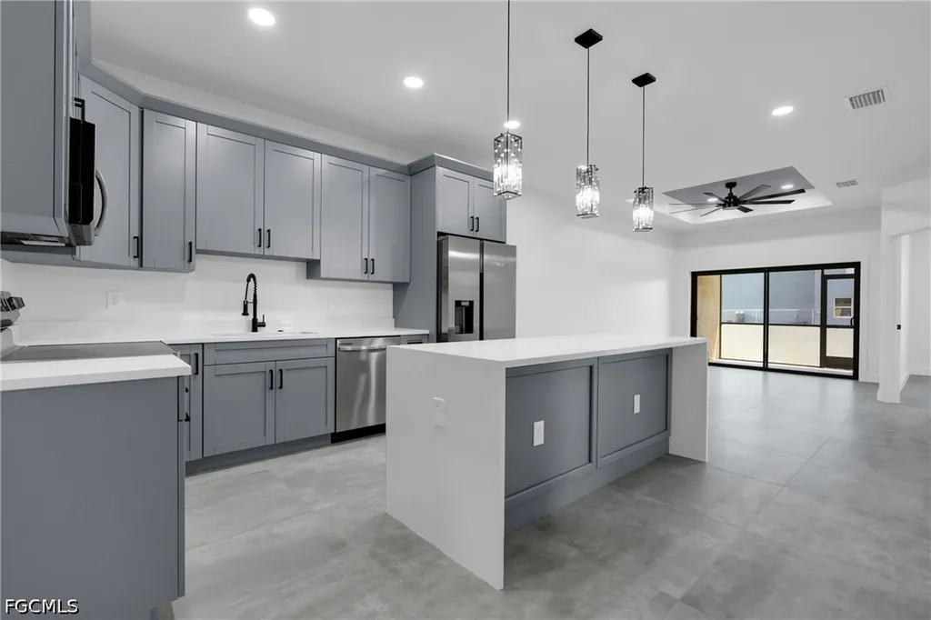 2625/2627 Sunniland Boulevard Lehigh Acres FL 33971