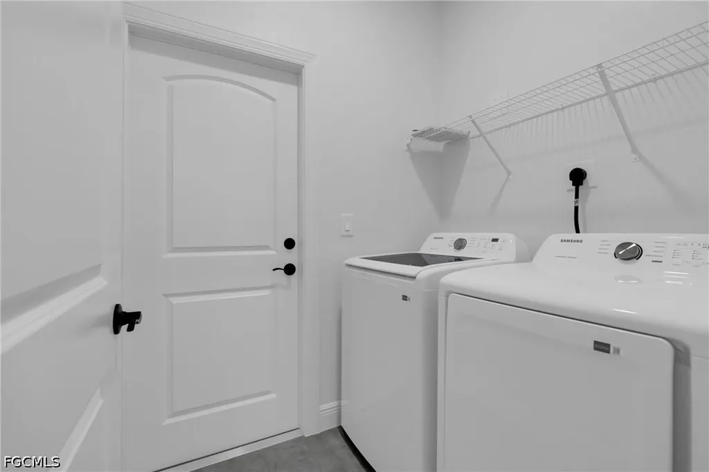 2625/2627 Sunniland Boulevard Lehigh Acres FL 33971
