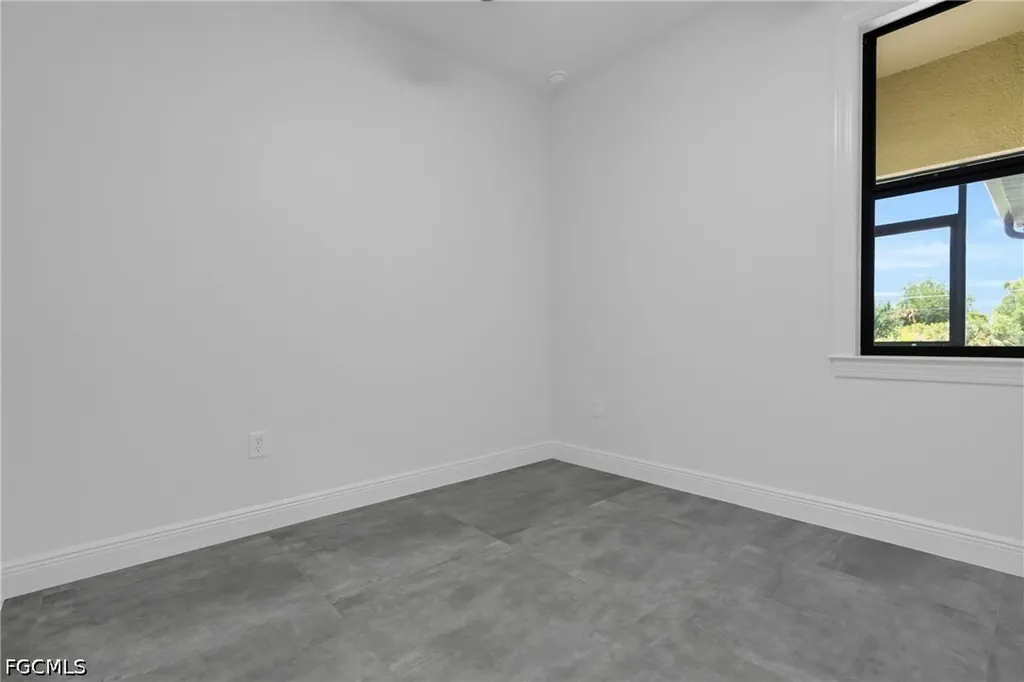 2625/2627 Sunniland Boulevard Lehigh Acres FL 33971