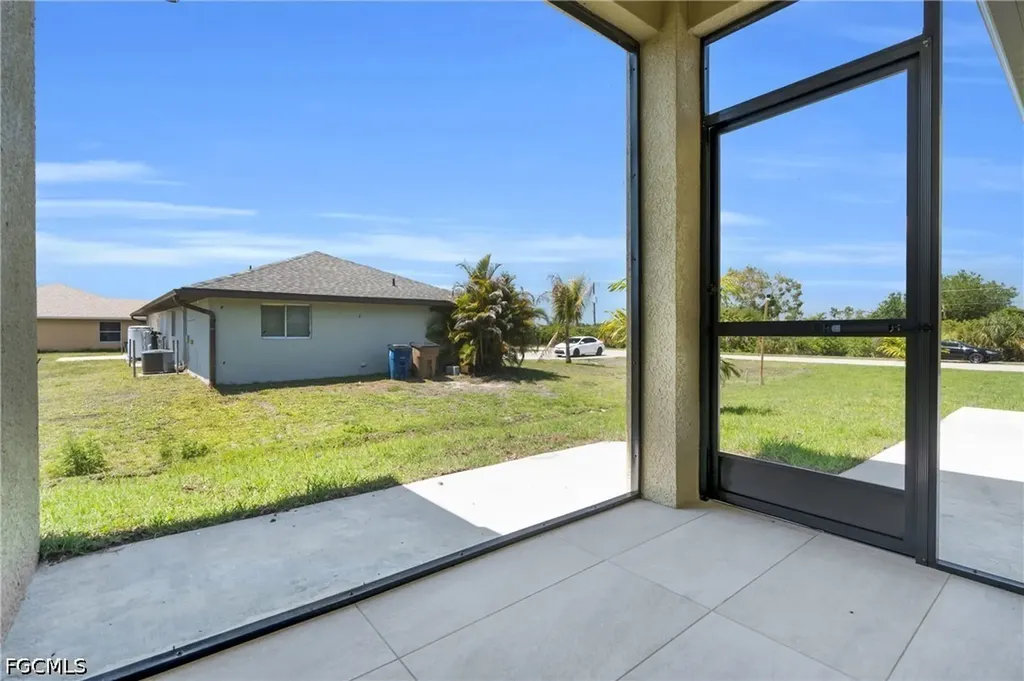 2625/2627 Sunniland Boulevard Lehigh Acres FL 33971