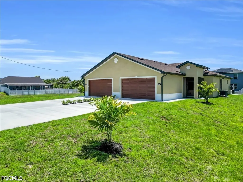 2625/2627 Sunniland Boulevard Lehigh Acres FL 33971