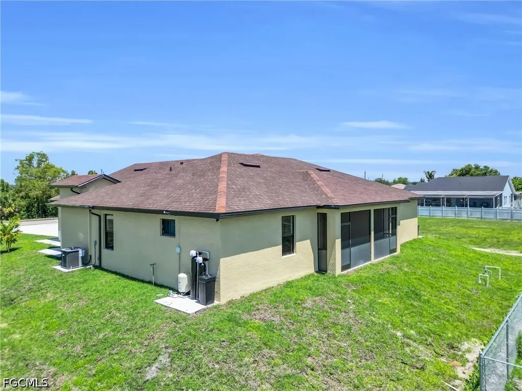 2625/2627 Sunniland Boulevard Lehigh Acres FL 33971