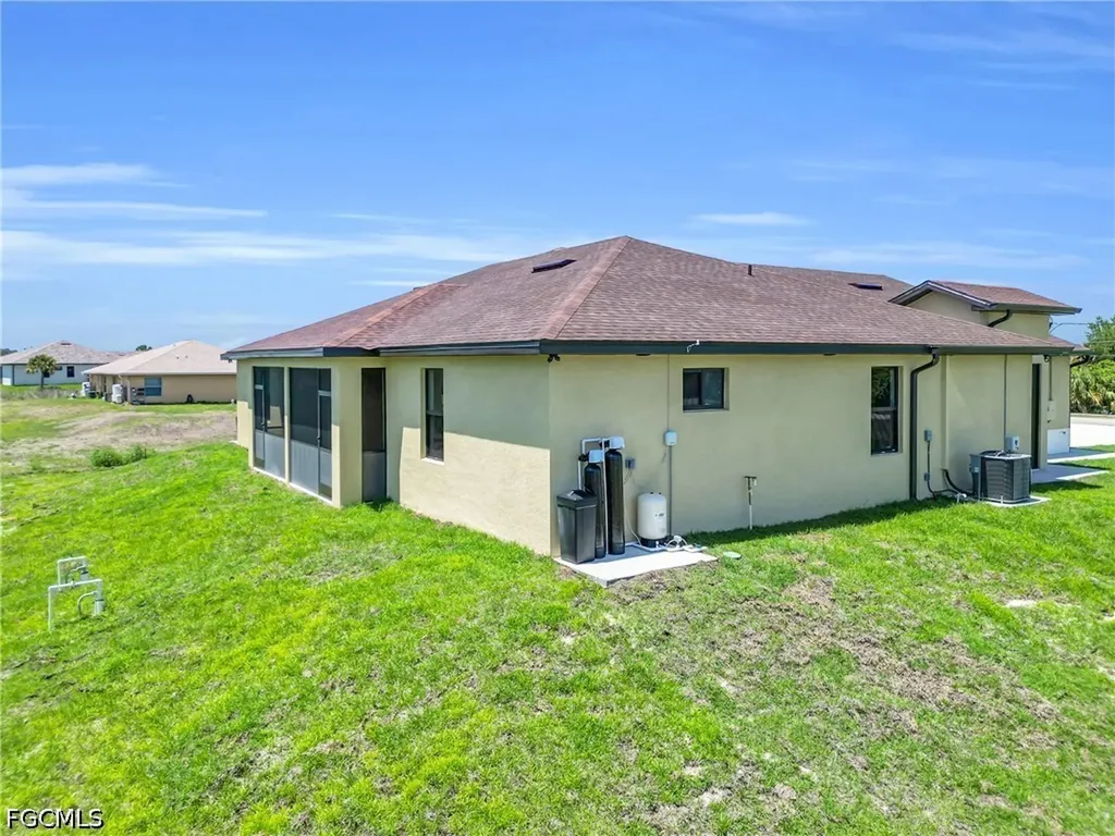 2625/2627 Sunniland Boulevard Lehigh Acres FL 33971