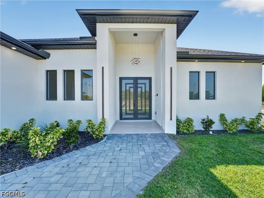 4333 NW 36th Avenue Cape Coral FL 33993