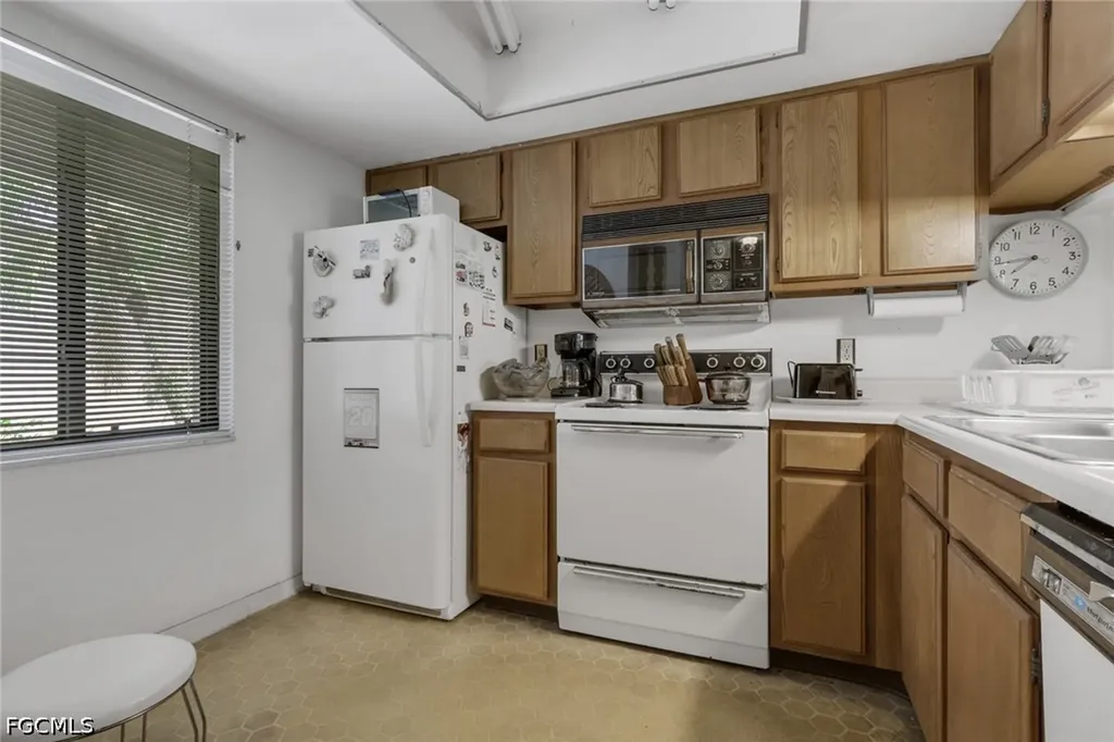 5809 Rattlesnake Hammock Road Naples FL 34108