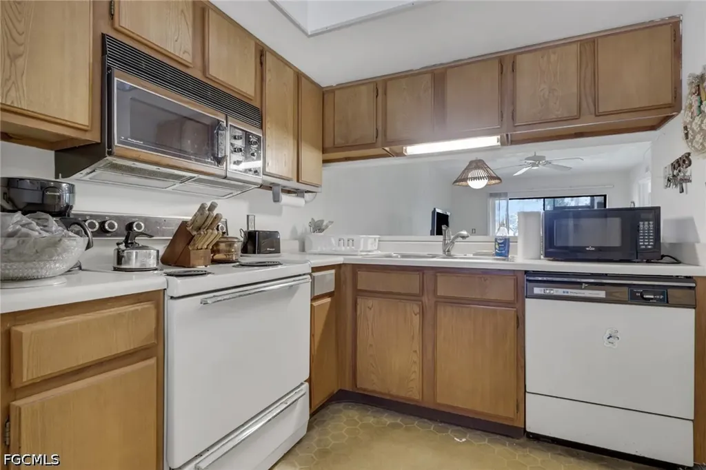 5809 Rattlesnake Hammock Road Naples FL 34108