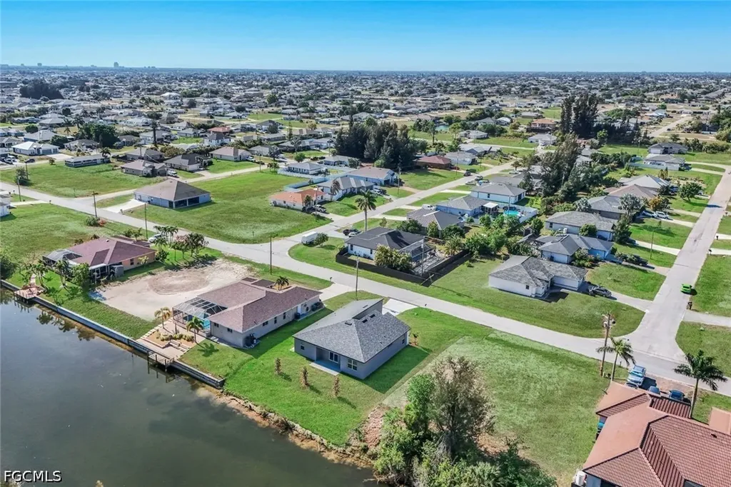 421 NE 19th Terrace Cape Coral FL 33909