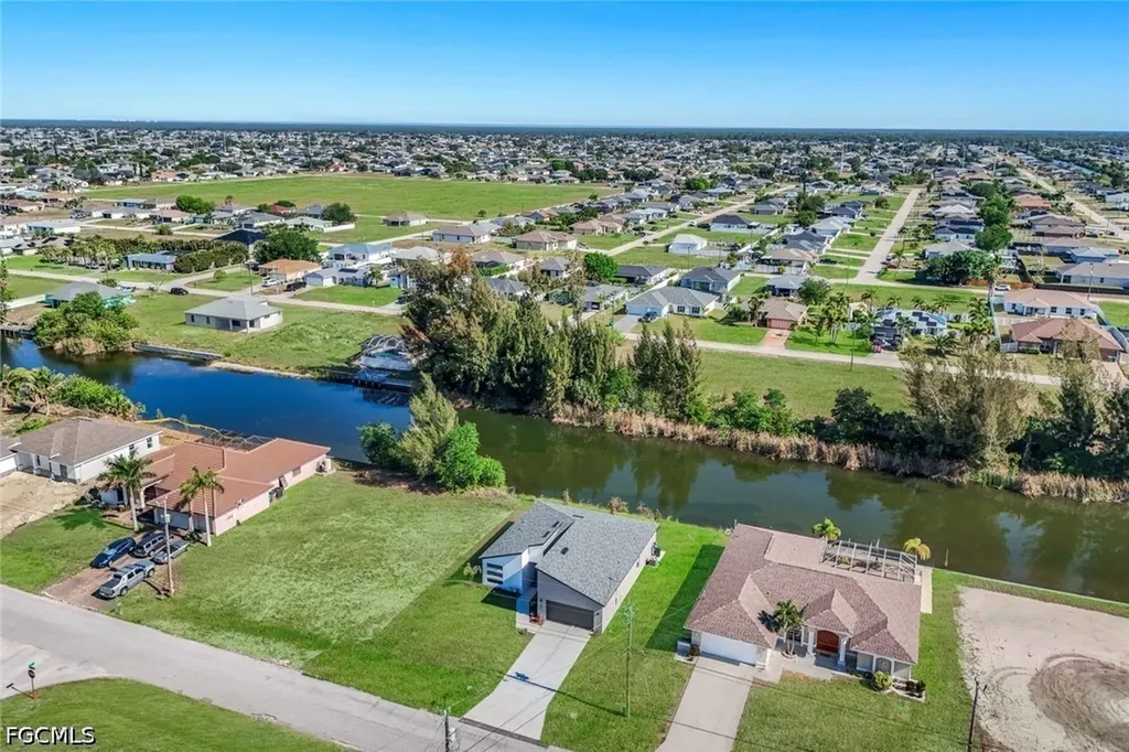 421 NE 19th Terrace Cape Coral FL 33909