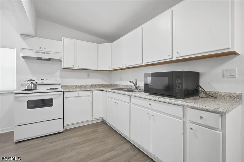 3026 2nd Street Fort Myers FL 33916