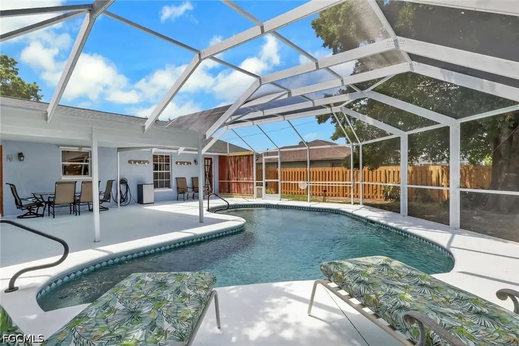 3311 SW 9th Avenue Cape Coral FL 33914