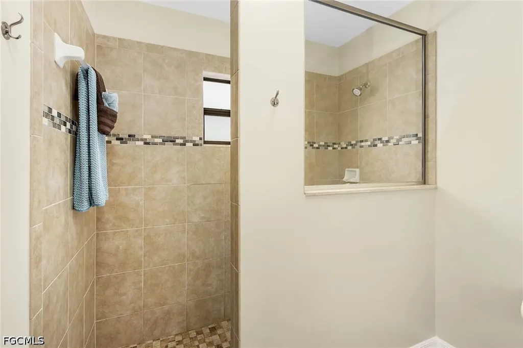 132 SE 27th Terrace Cape Coral FL 33904