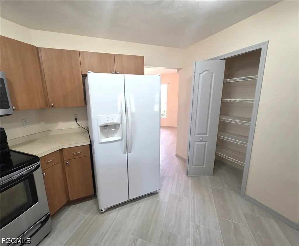 4614 SW 9th Place Cape Coral FL 33914