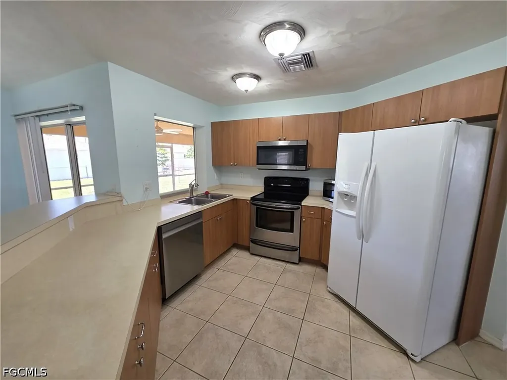 4614 SW 9th Place Cape Coral FL 33914
