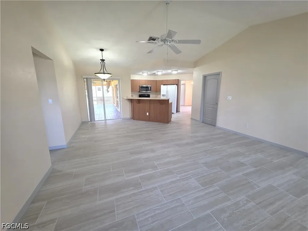 4614 SW 9th Place Cape Coral FL 33914