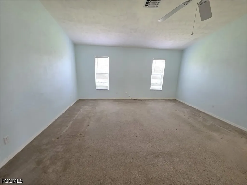 4614 SW 9th Place Cape Coral FL 33914