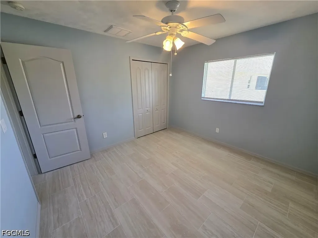 4614 SW 9th Place Cape Coral FL 33914
