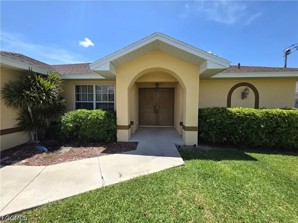 4614 SW 9th Place Cape Coral FL 33914