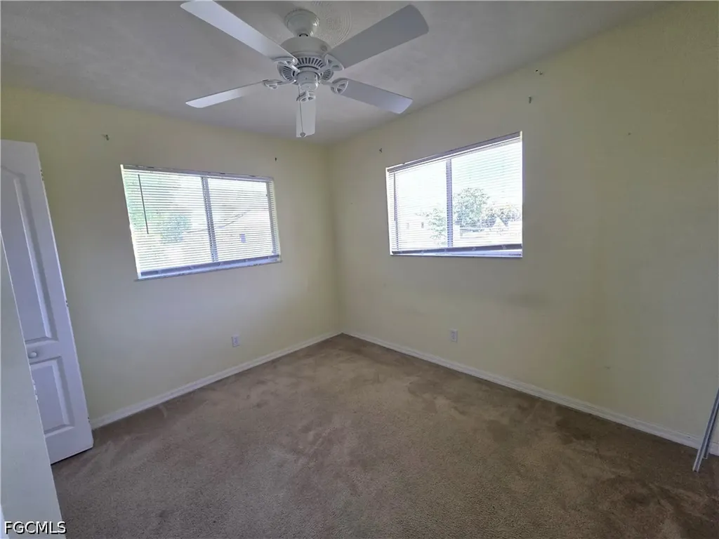 4614 SW 9th Place Cape Coral FL 33914