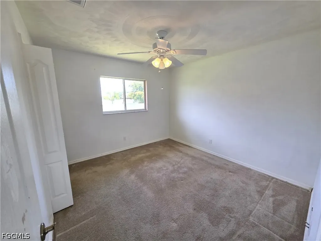 4614 SW 9th Place Cape Coral FL 33914