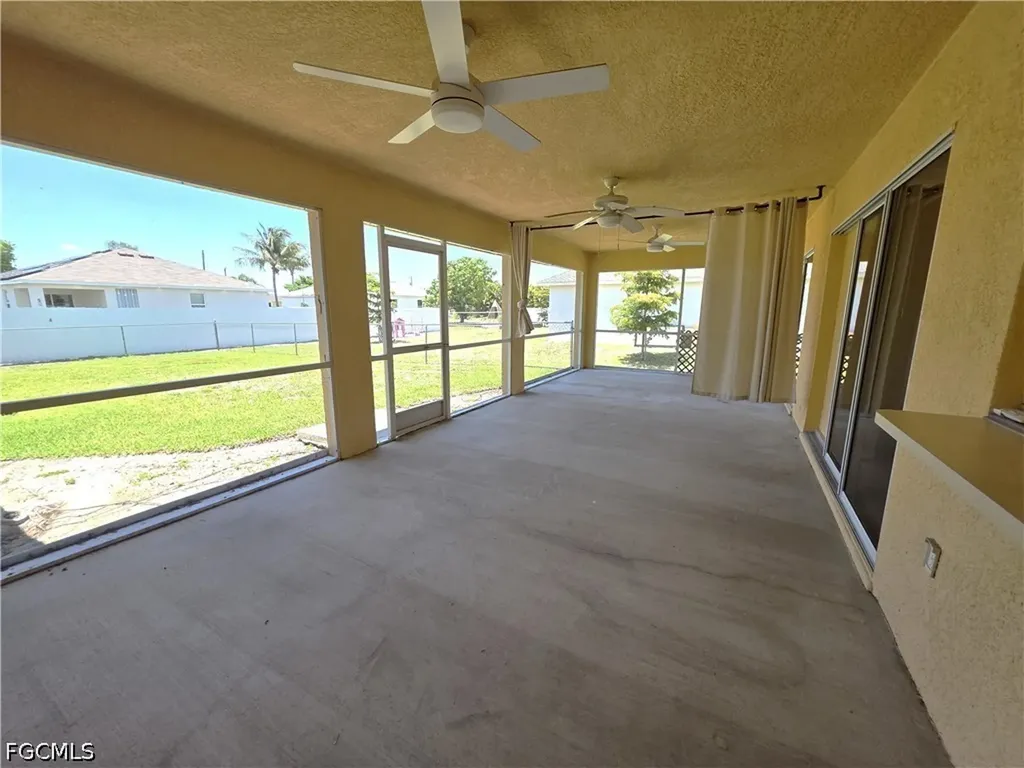 4614 SW 9th Place Cape Coral FL 33914