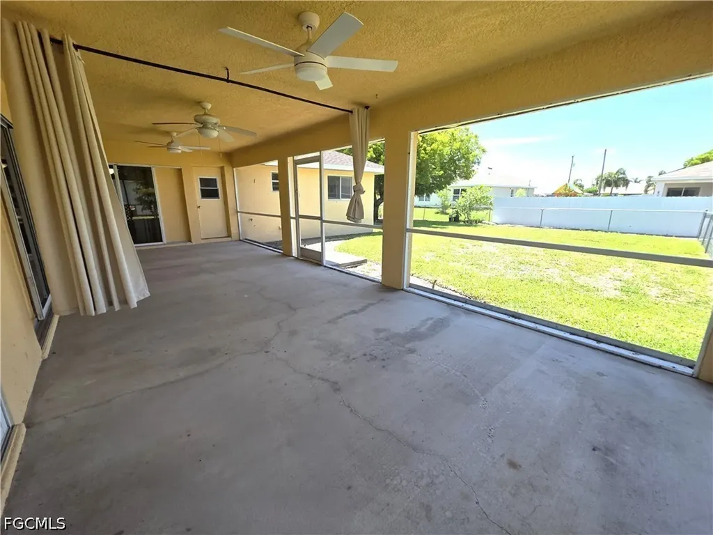 4614 SW 9th Place Cape Coral FL 33914