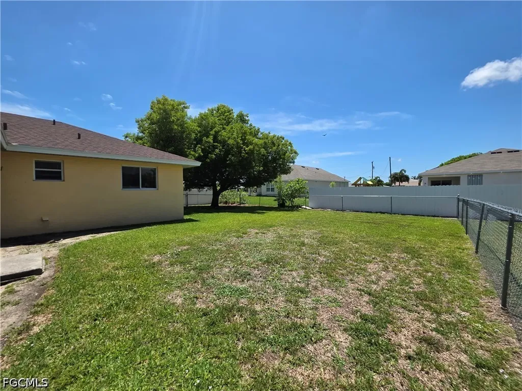 4614 SW 9th Place Cape Coral FL 33914