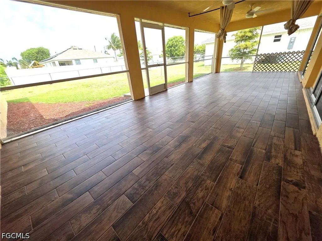 4614 SW 9th Place Cape Coral FL 33914