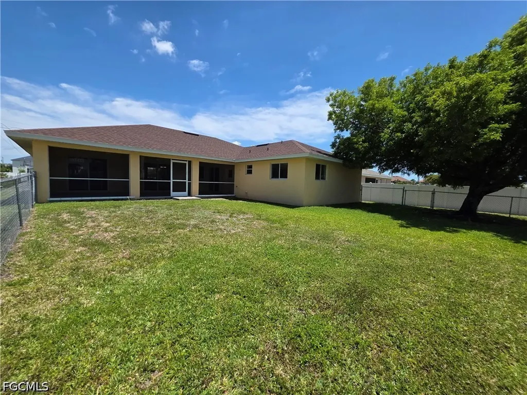 4614 SW 9th Place Cape Coral FL 33914