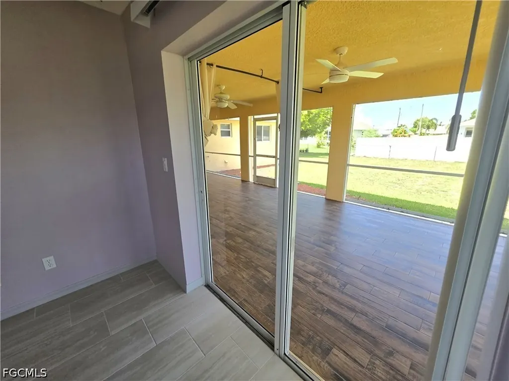 4614 SW 9th Place Cape Coral FL 33914