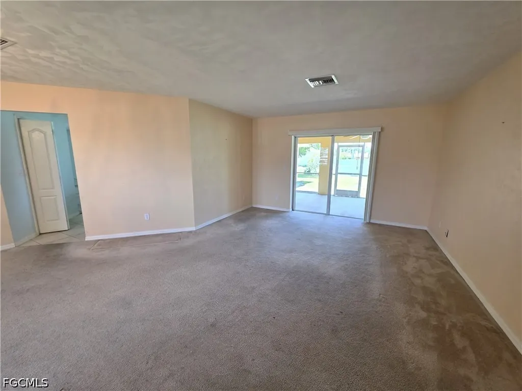 4614 SW 9th Place Cape Coral FL 33914