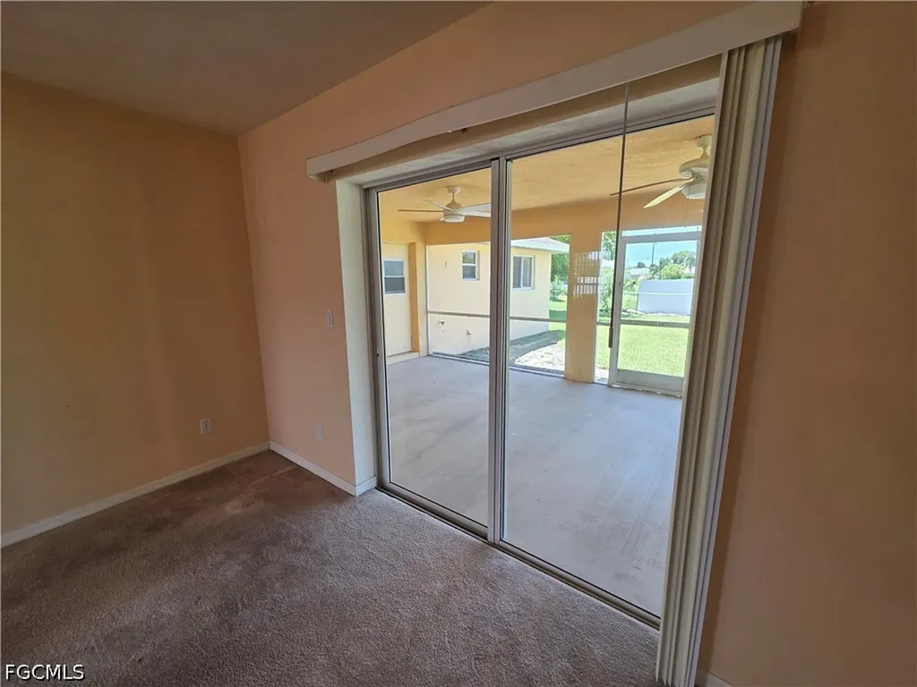 4614 SW 9th Place Cape Coral FL 33914